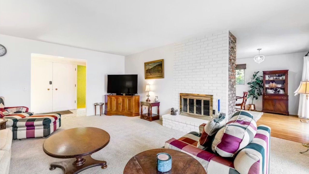 Photo of Livingroom in Del Monte Forest