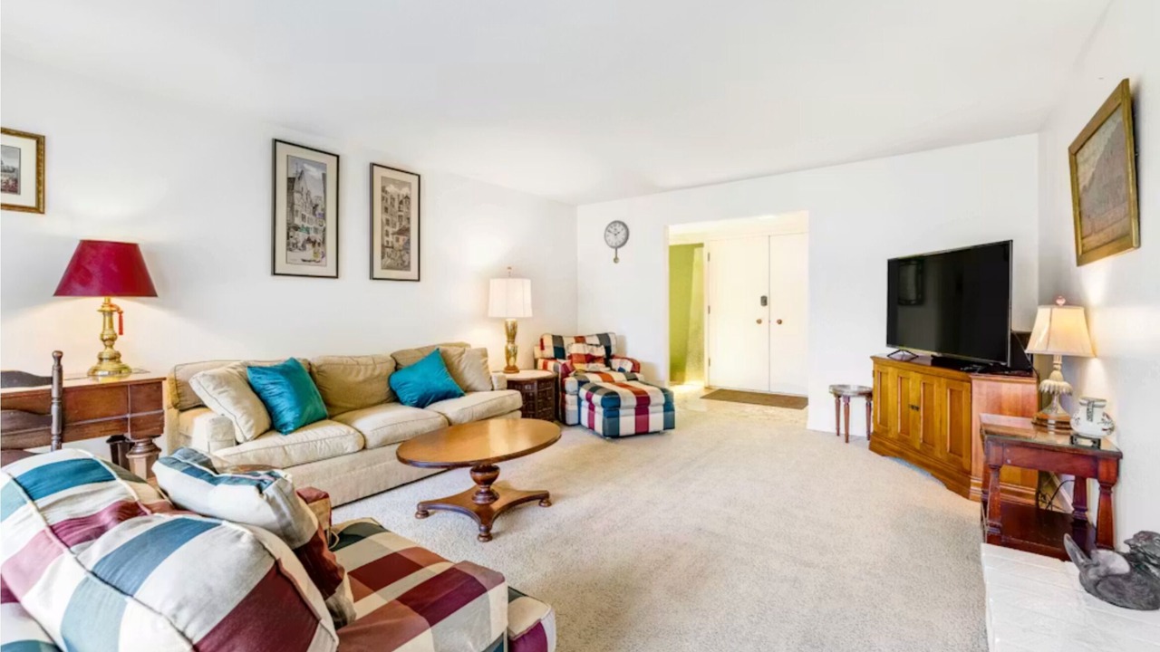 Photo of Livingroom in Del Monte Forest