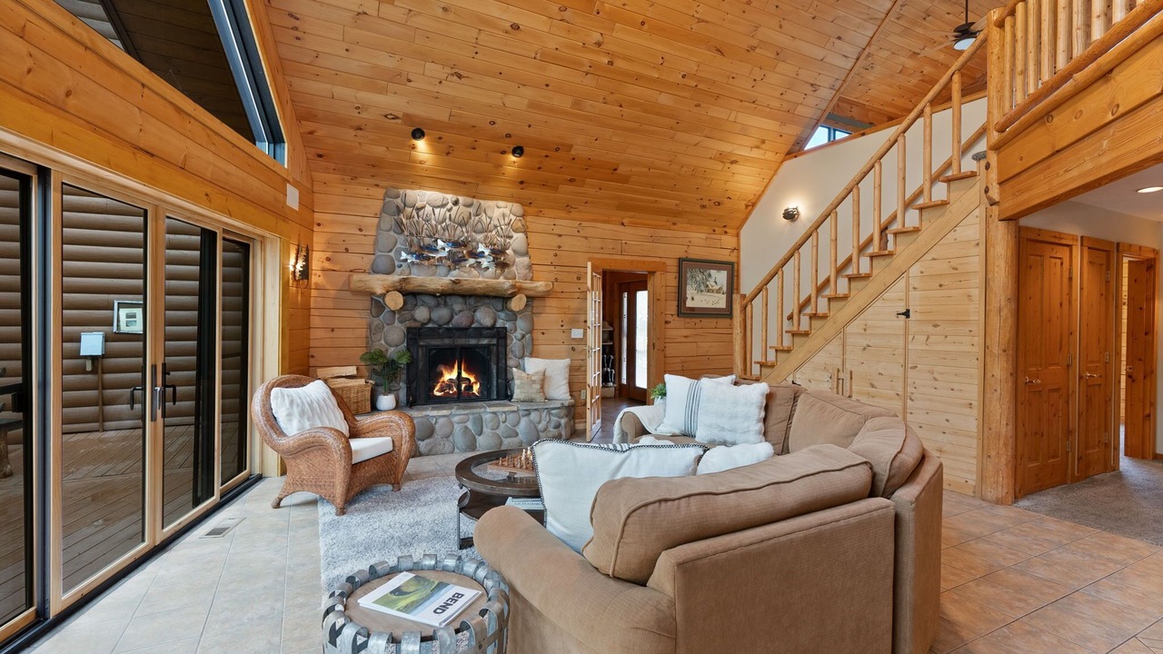Photo of Bedroom in Deschutes River Woods