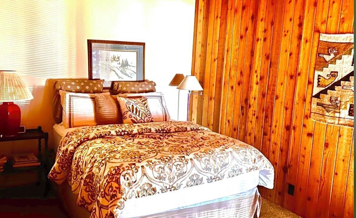Photo of Bedroom in Lake Almanor West