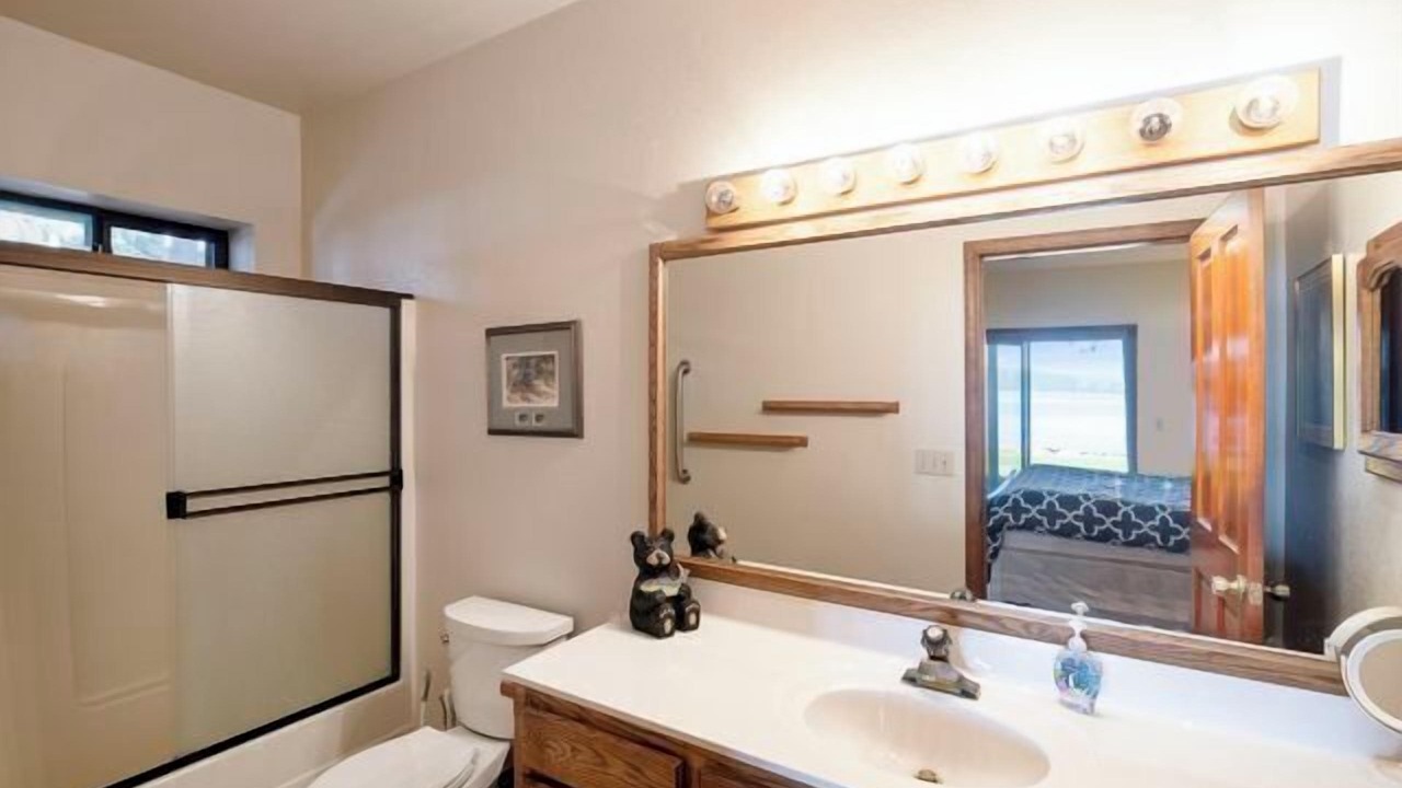 Photo of Bathroom in Lake Almanor West