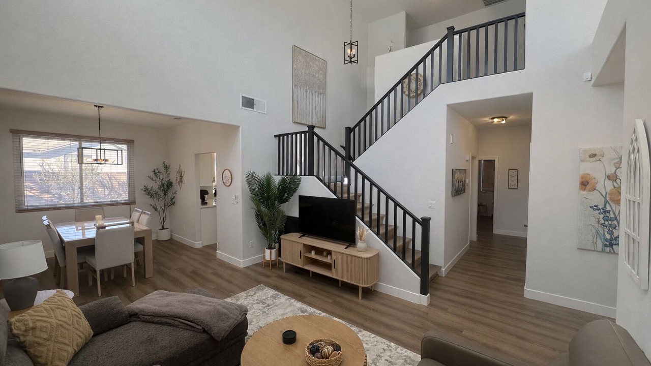 Photo of Livingroom in MacDonald Ranch