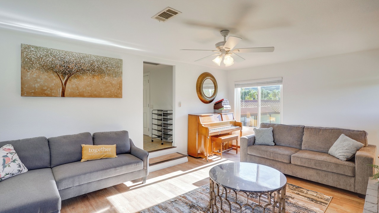 Photo of Livingroom in Lake Elsinore