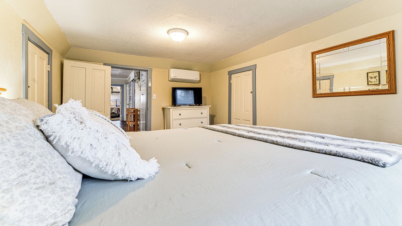 Photo of Bedroom in Grants Pass
