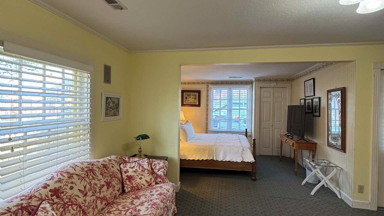 Photo of Livingroom in Jacksonville