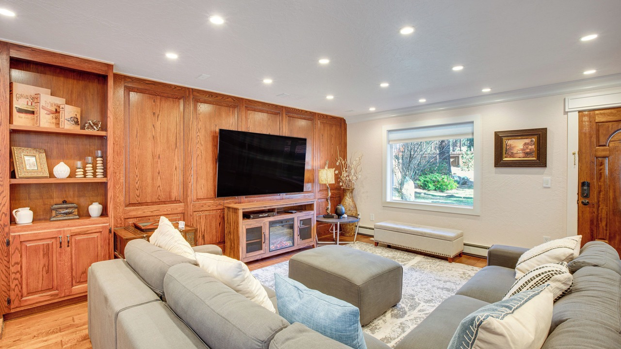 Photo of Livingroom in Skyland