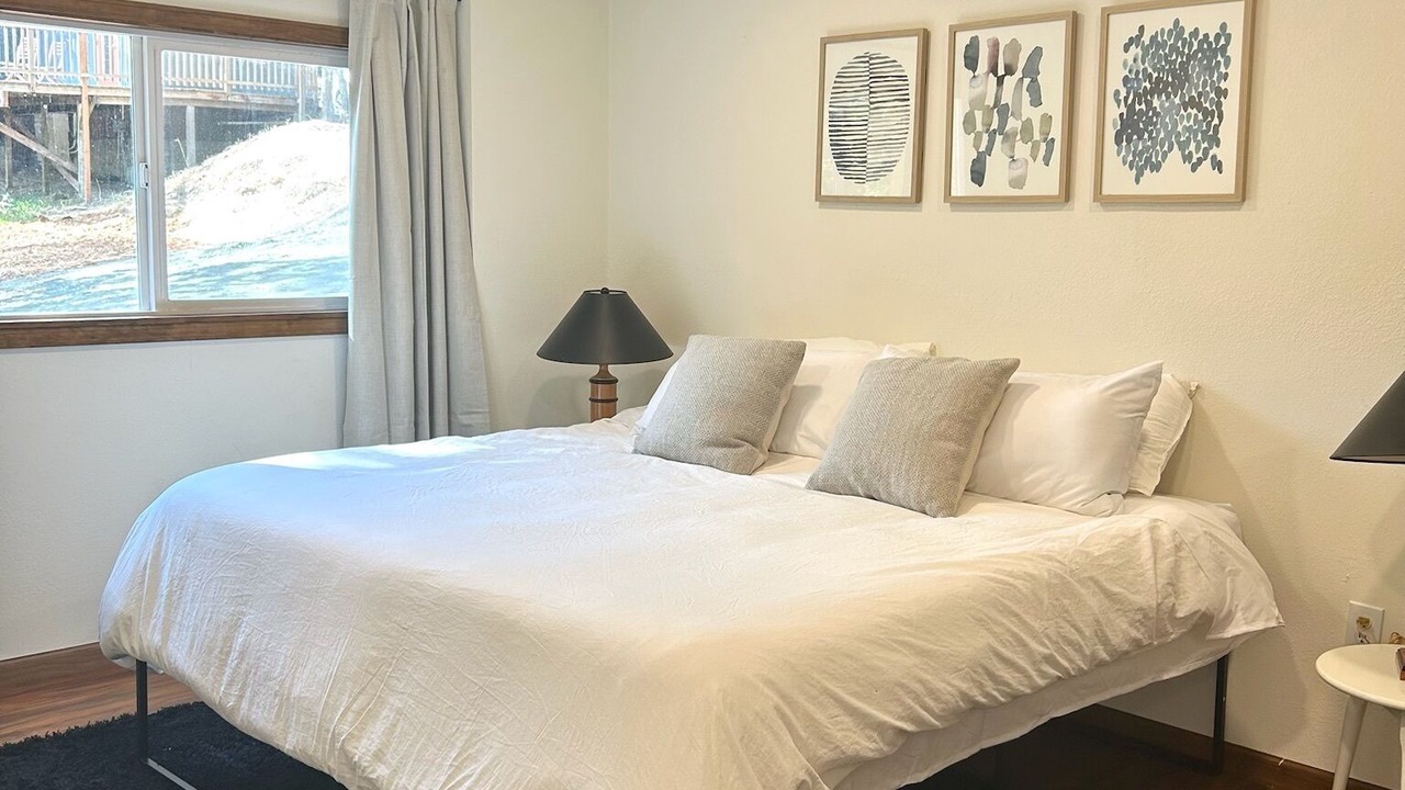 Photo of Bedroom in Myers Flat