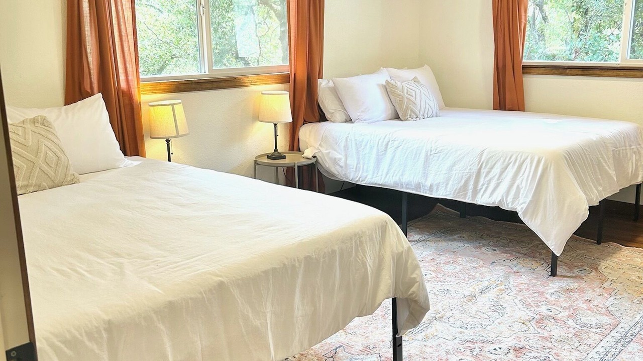 Photo of Bedroom in Myers Flat