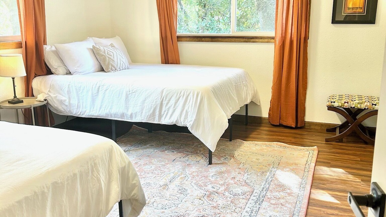 Photo of Bedroom in Myers Flat