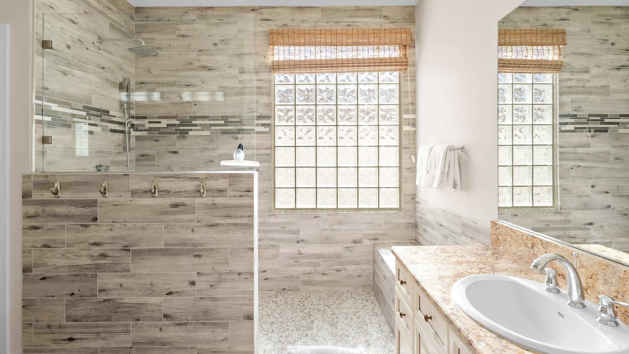Photo of Bathroom in Palm Valley