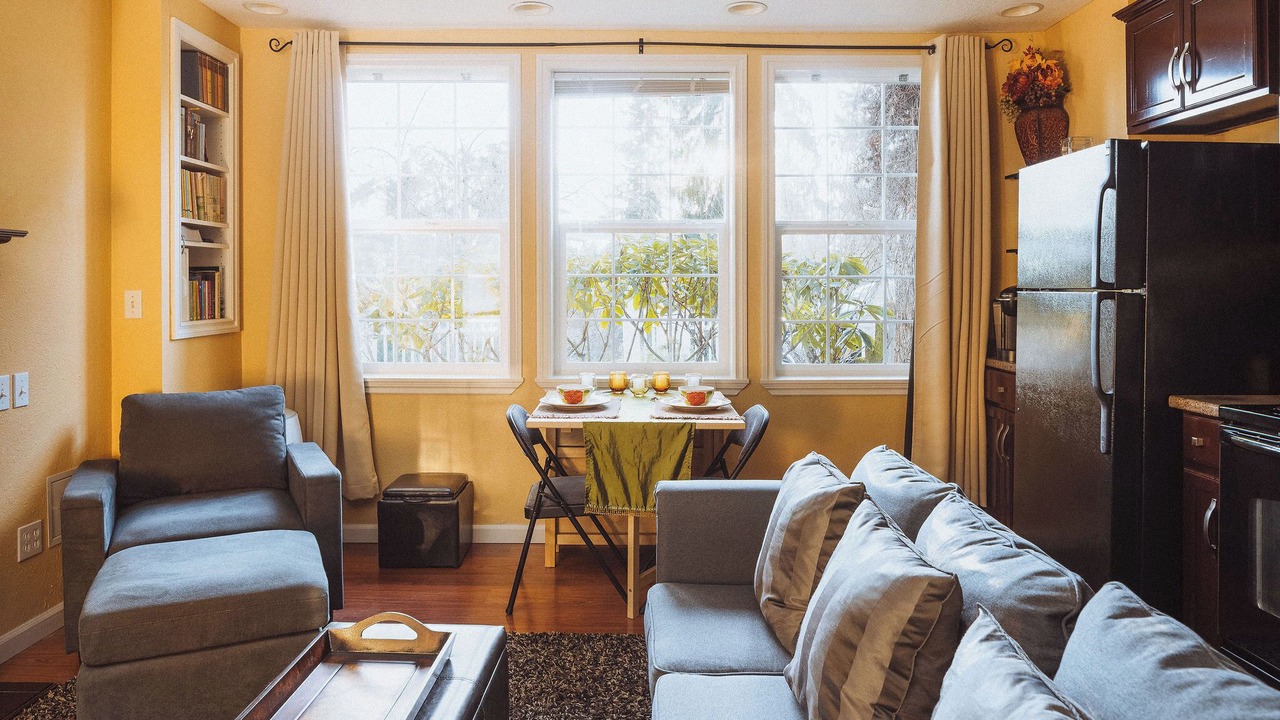 Photo of Livingroom in Jennings Lodge