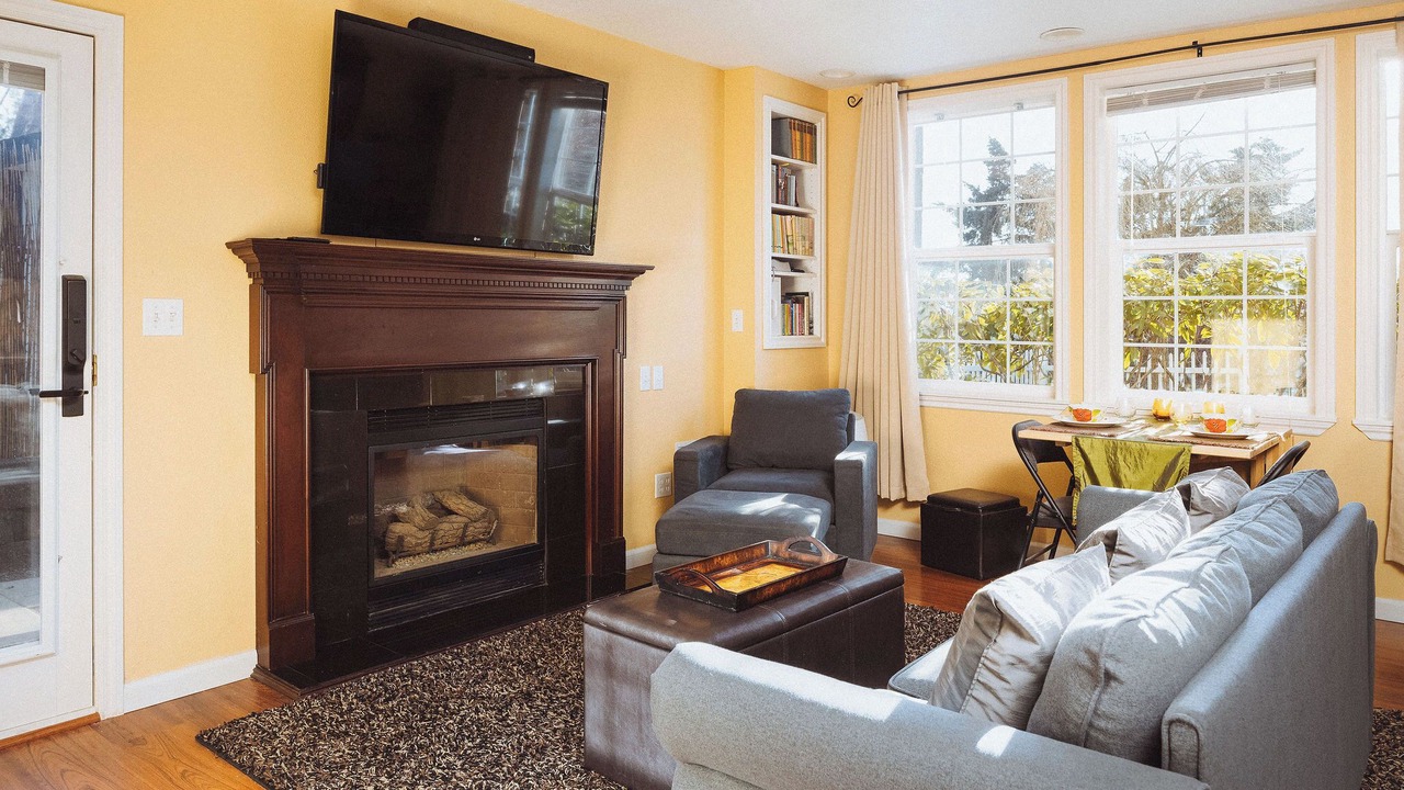 Photo of Livingroom in Jennings Lodge