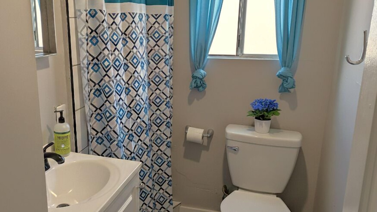 Photo of Bathroom in Lakehead-Lakeshore