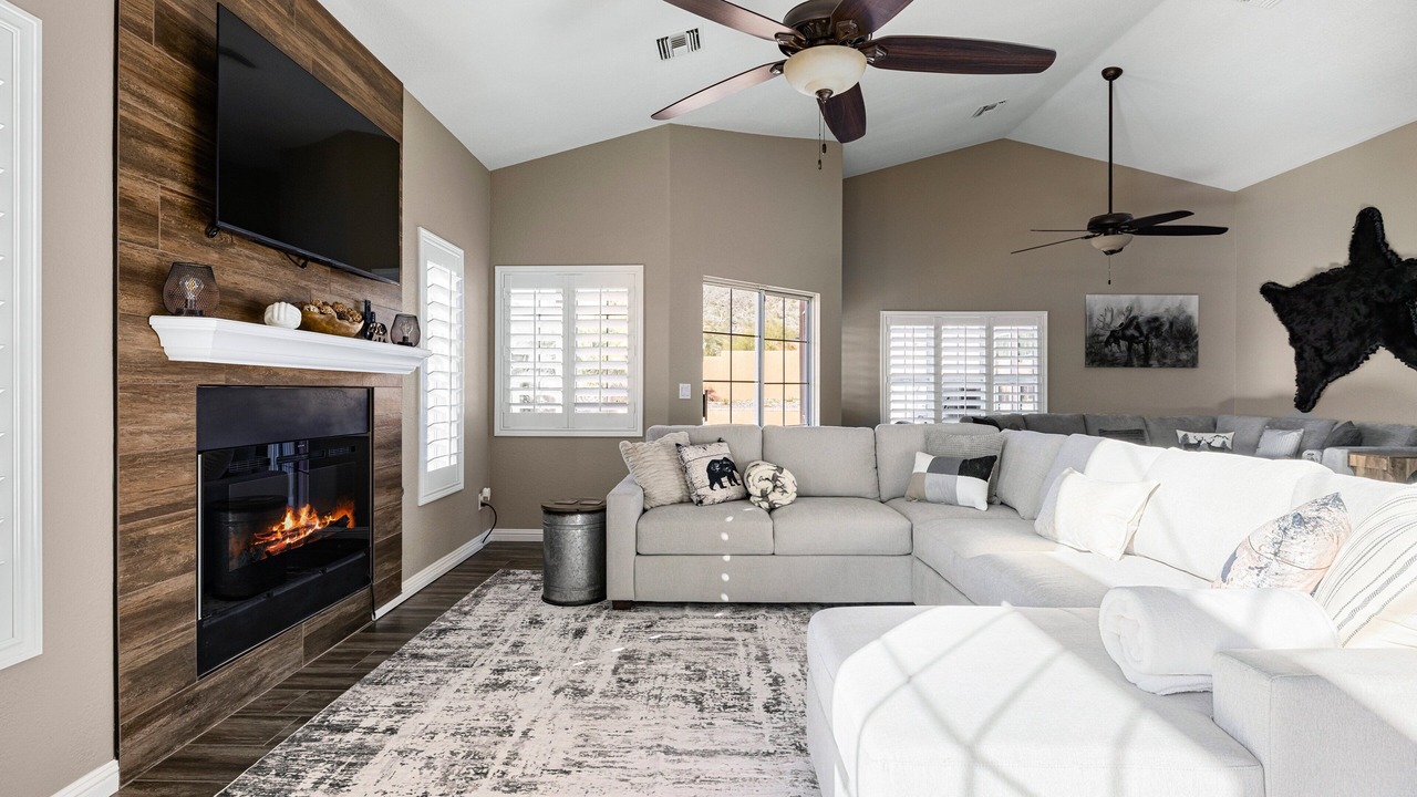 Photo of Livingroom in Desert Hills