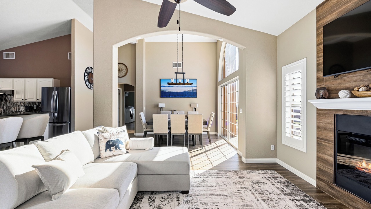 Photo of Livingroom in Desert Hills