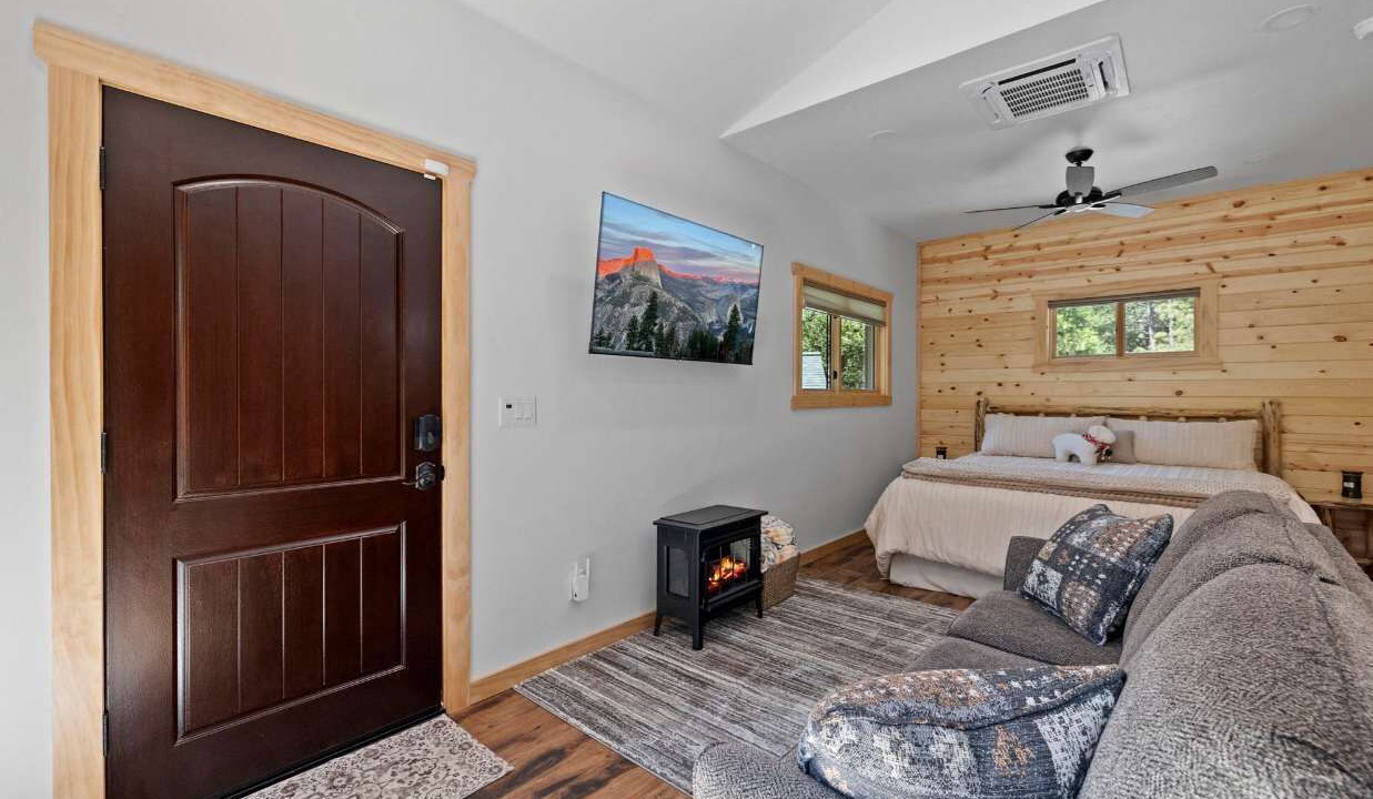Photo of Bedroom in Mono Vista