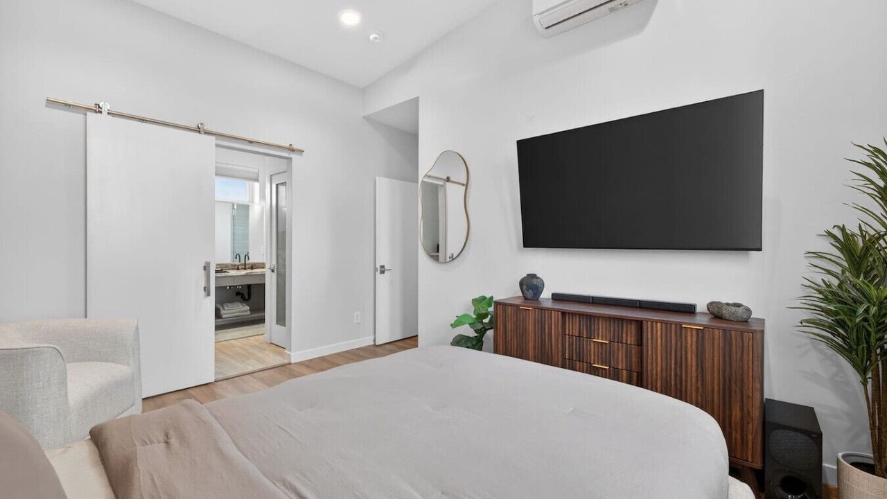 Photo of Bedroom in Downtown Sacramento