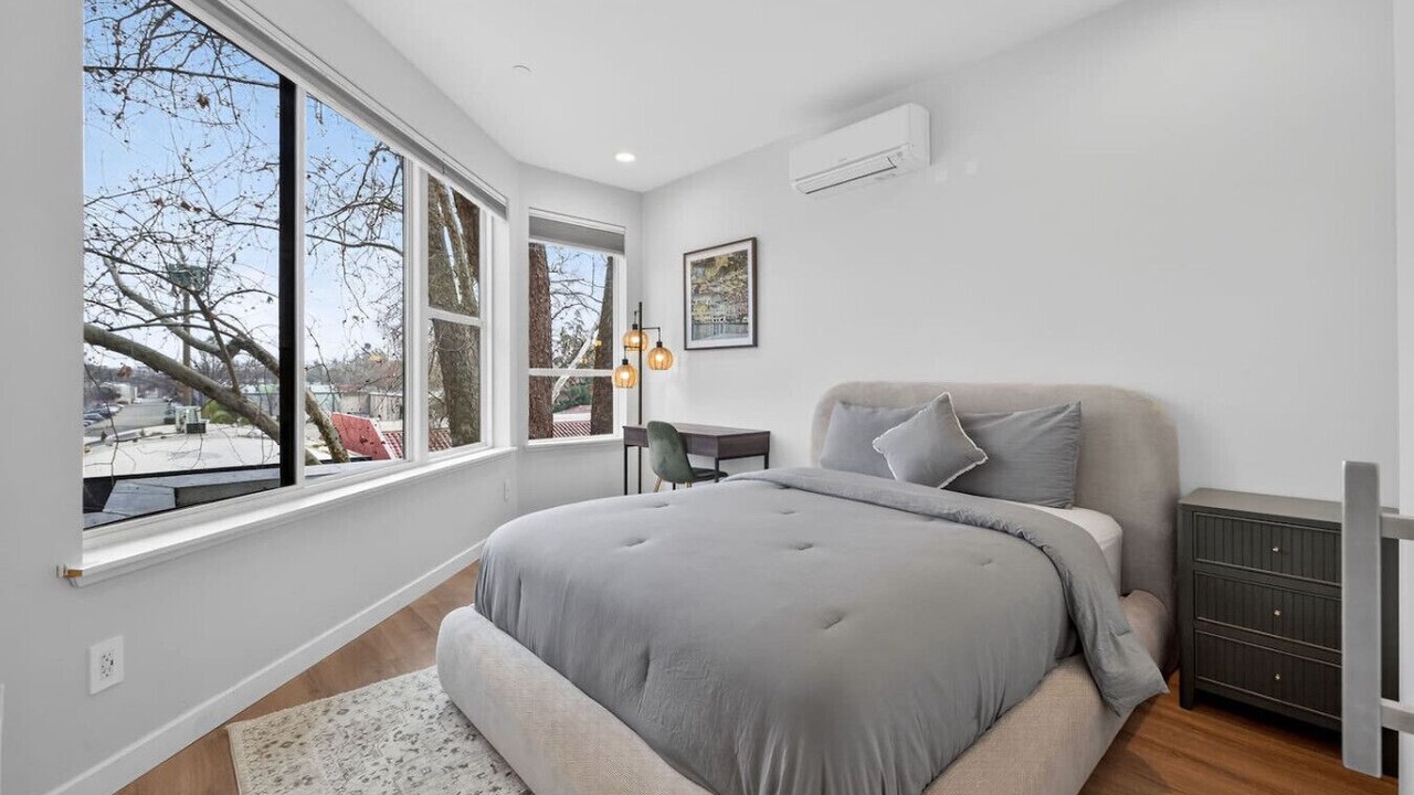 Photo of Bedroom in Downtown Sacramento