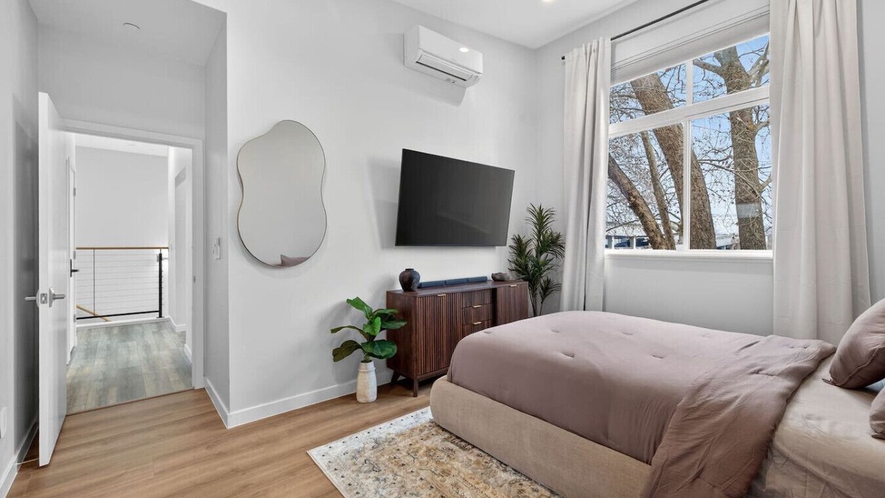 Photo of Bedroom in Downtown Sacramento