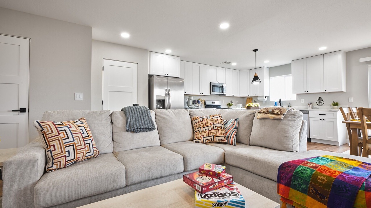 Photo of Livingroom in South Mountain