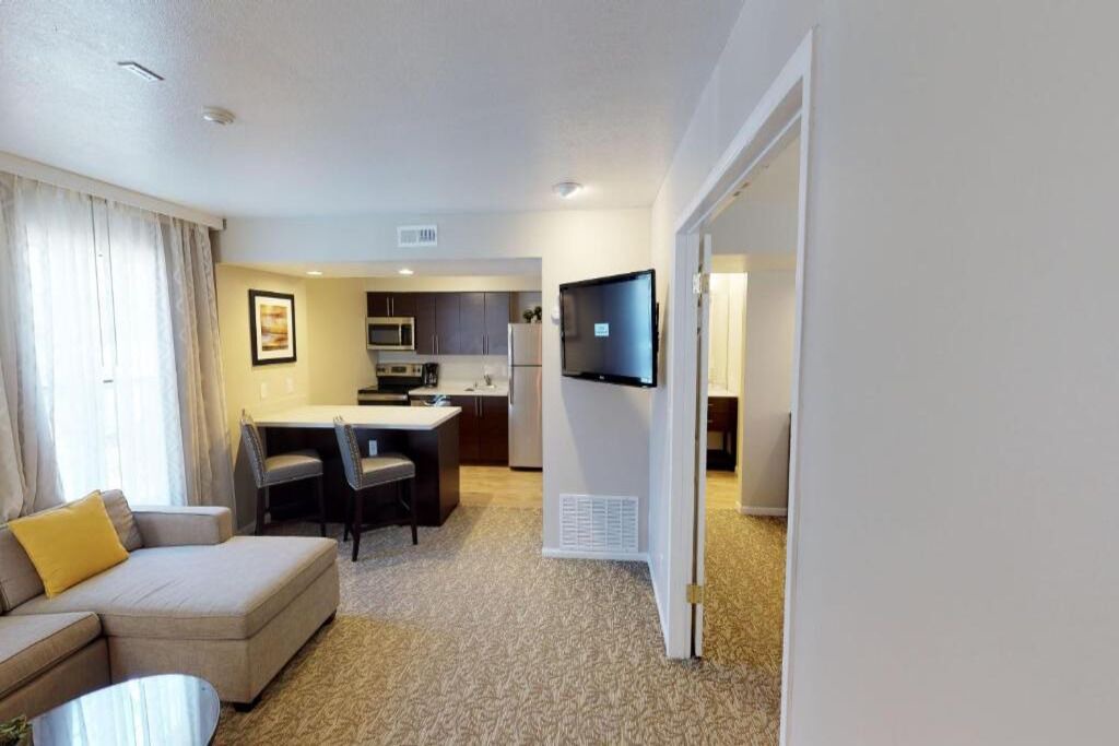 Photo of Livingroom in Newark