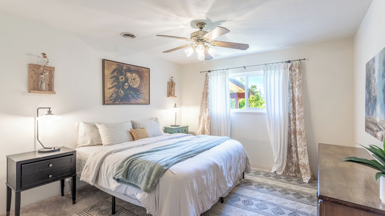 Photo of Bedroom in Enterprise