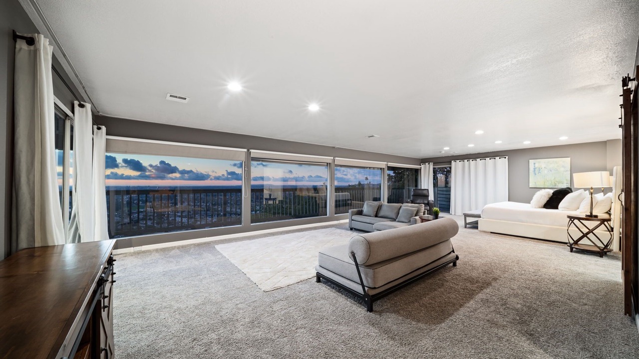 Photo of Livingroom in Windsor Hills