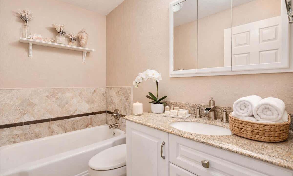 Photo of Bathroom in Geyserville
