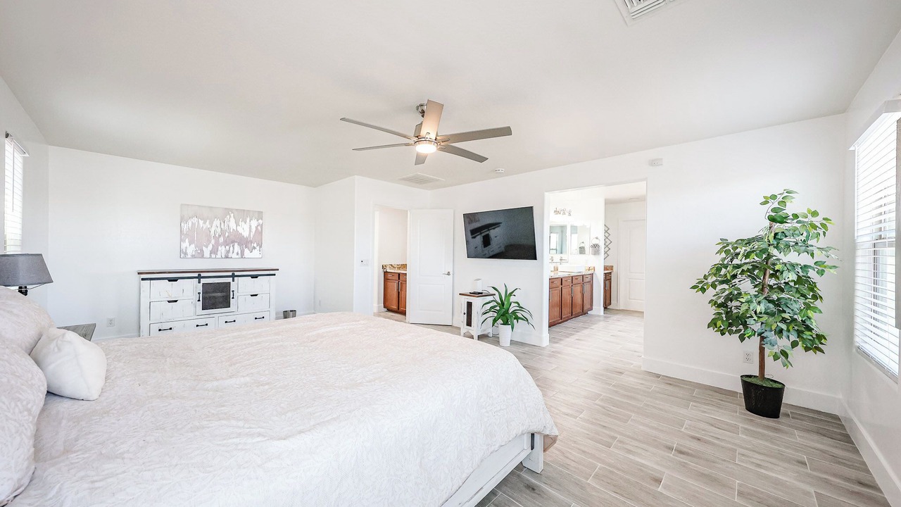 Photo of Bedroom in Rovey Farm Estates