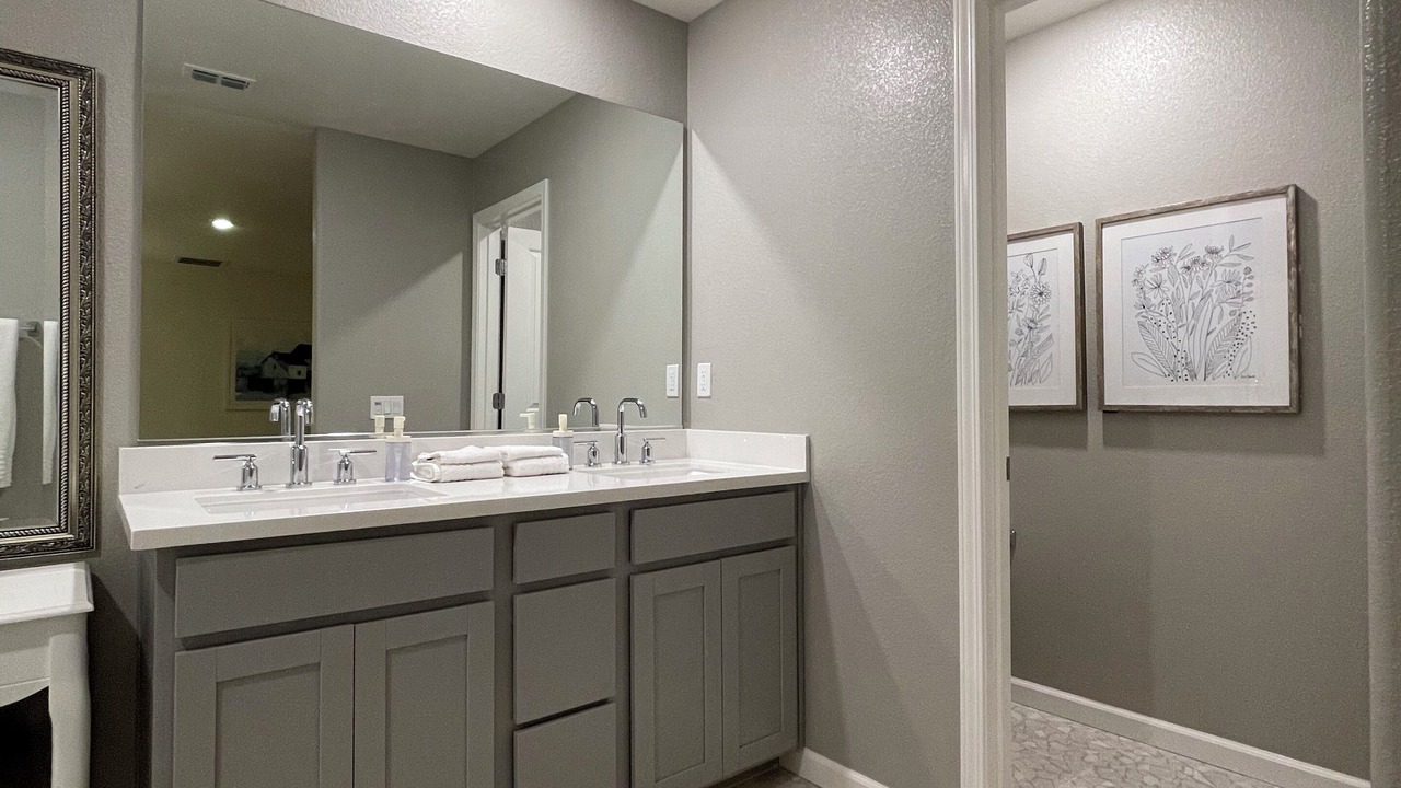 Photo of Bathroom in Olivehurst