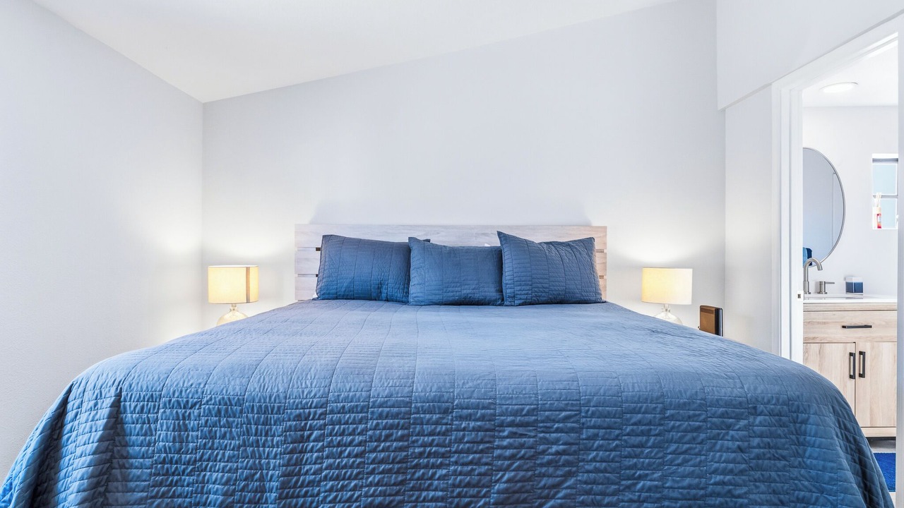 Photo of Bedroom in Holiday Shores