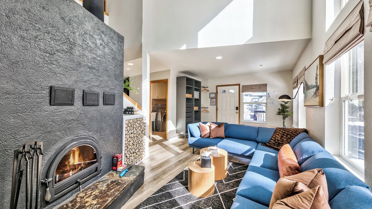 Photo of Livingroom in Christmas Valley