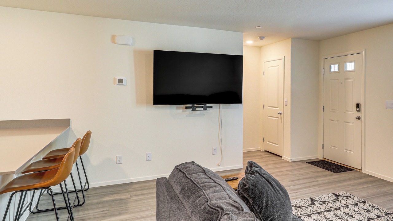 Photo of Livingroom in Enterprise