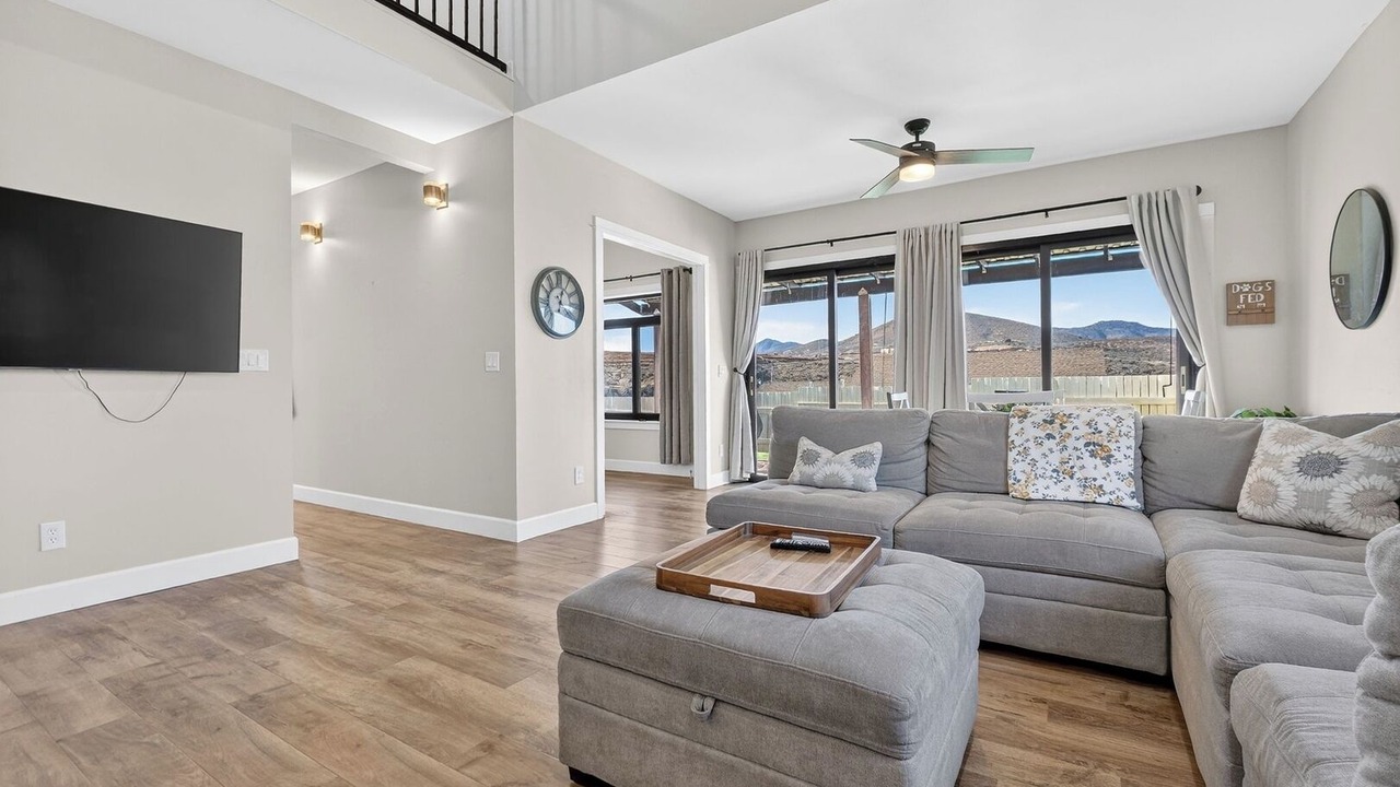 Photo of Livingroom in Dewey-Humboldt