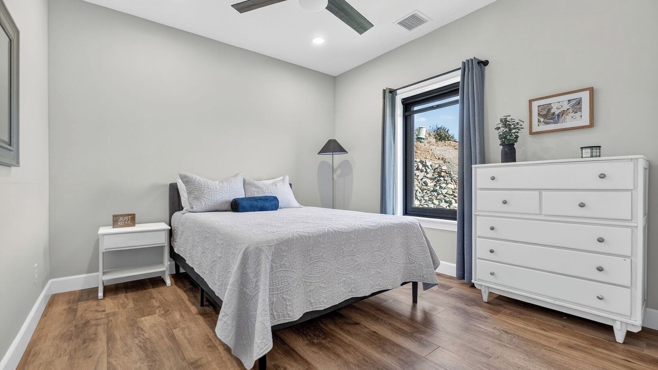 Photo of Bedroom in Dewey-Humboldt