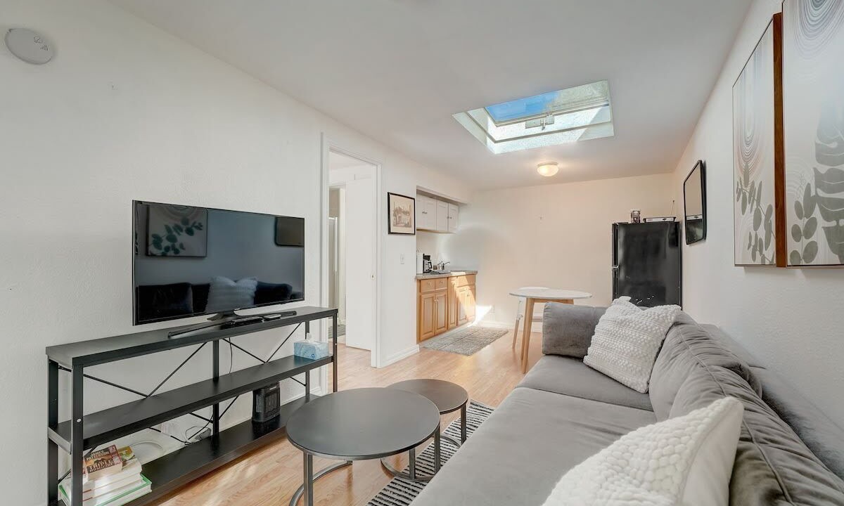 Photo of Livingroom in Downtown North
