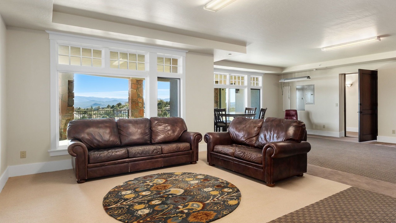 Photo of Livingroom in Forest Trails