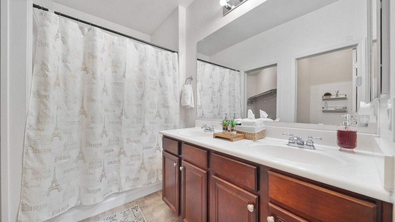 Photo of Bathroom in Surprise Farms