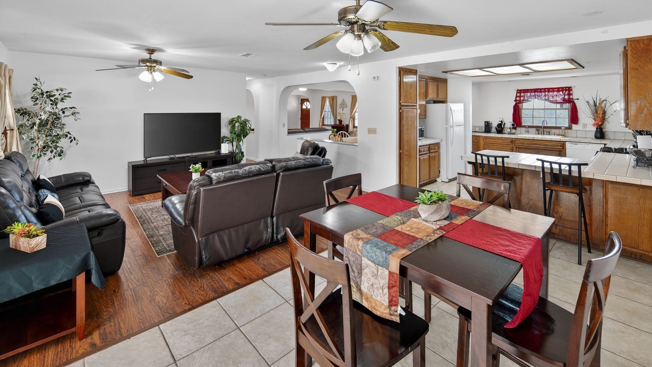 Photo of Livingroom in Vista