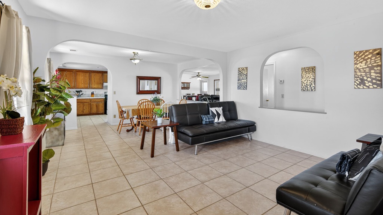 Photo of Livingroom in Vista