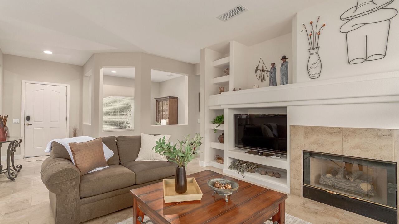 Photo of Livingroom in Surprise