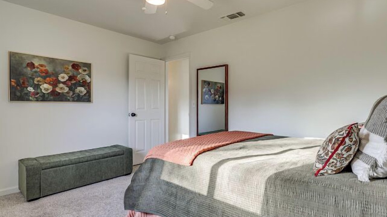 Photo of Bedroom in Yosemite Lakes