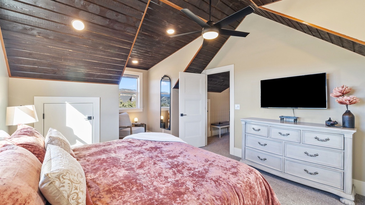 Photo of Bedroom in Orderville
