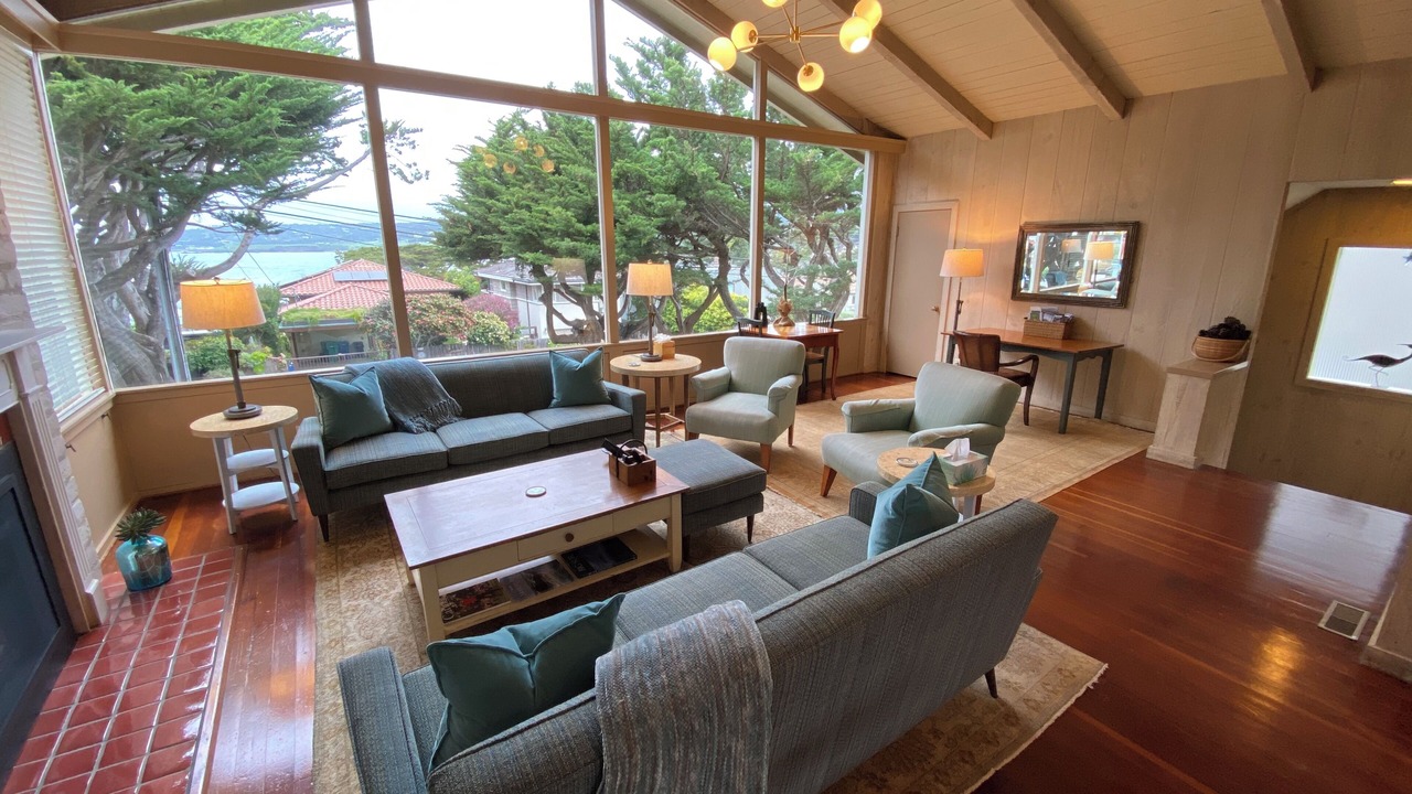 Photo of Livingroom in Carmel Point