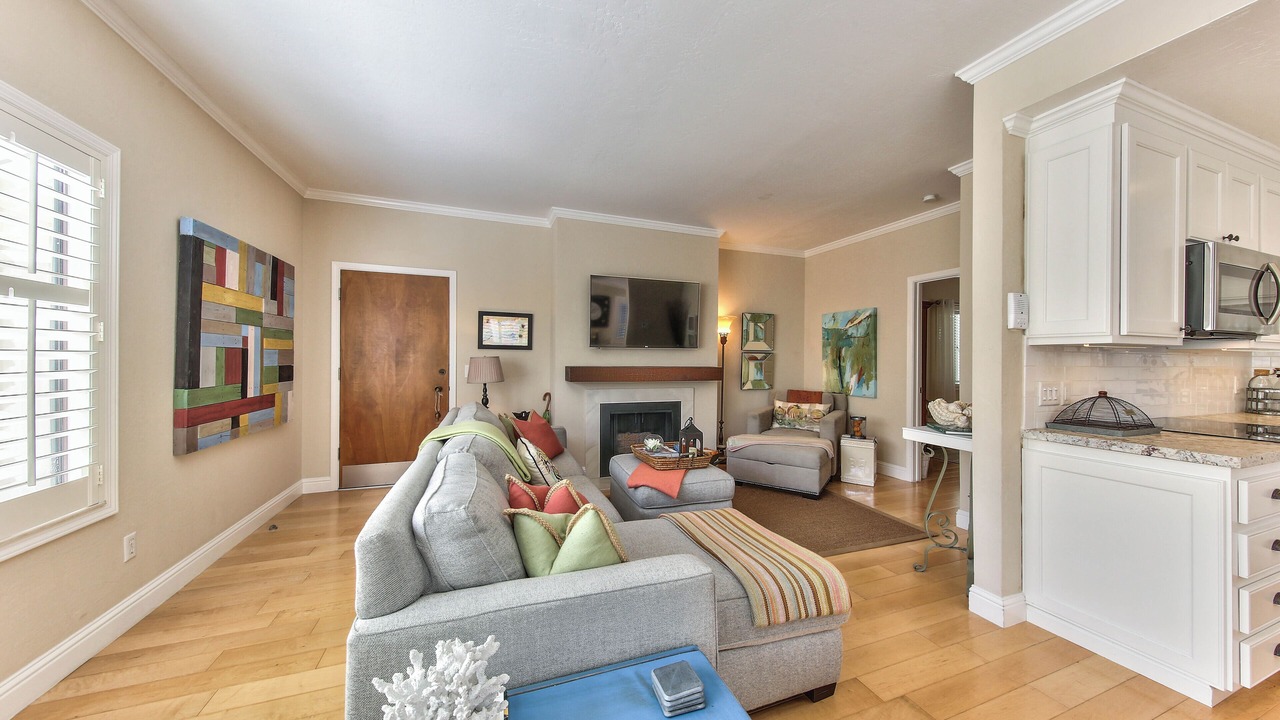 Photo of Livingroom in Northwest Carmel