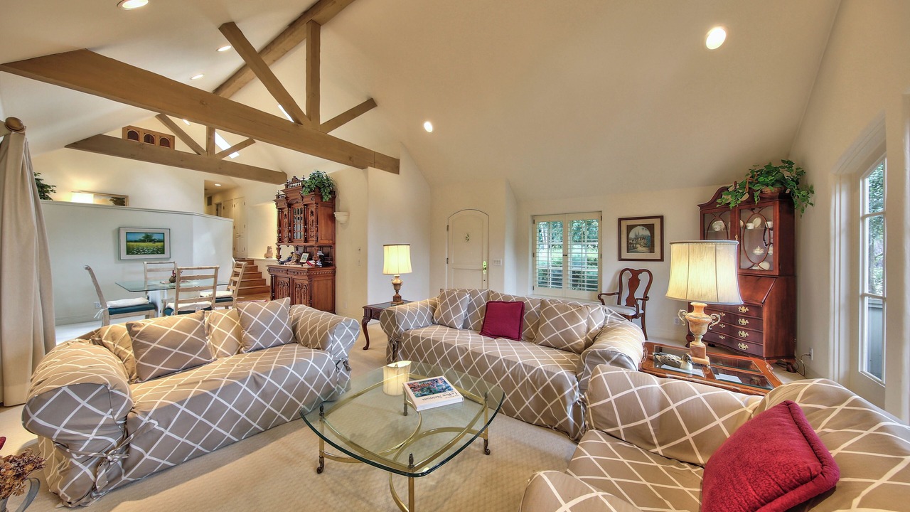 Photo of Livingroom in Northwest Carmel