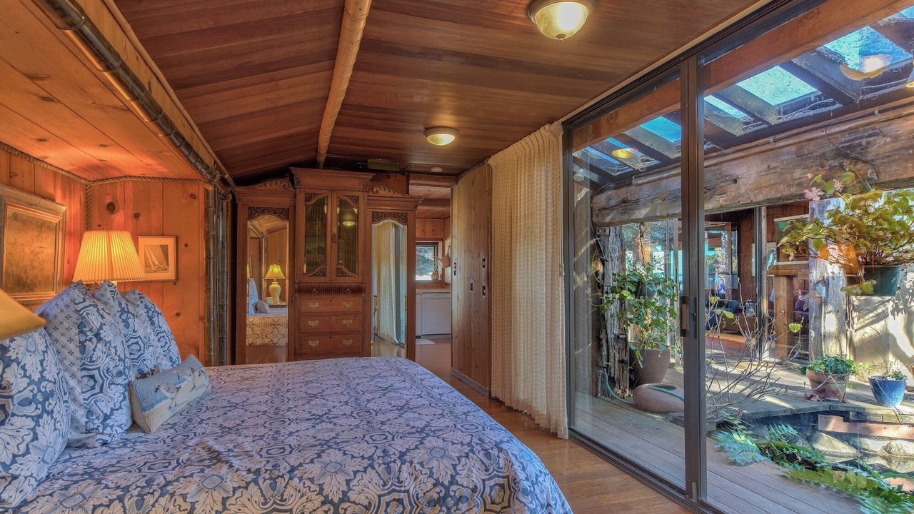 Photo of Bedroom in Carmel Point