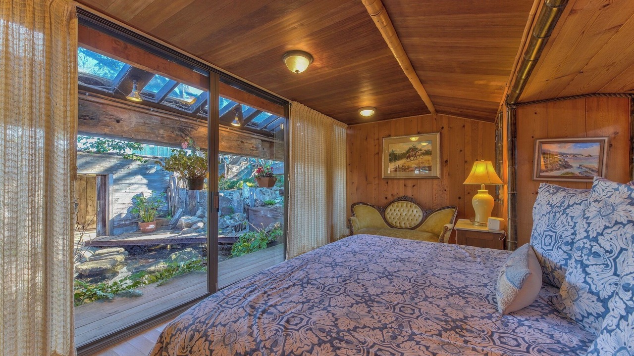 Photo of Bedroom in Carmel Point