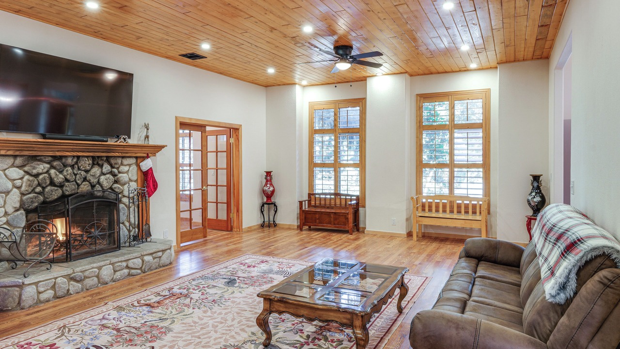Photo of Livingroom in Pine Mountain Club