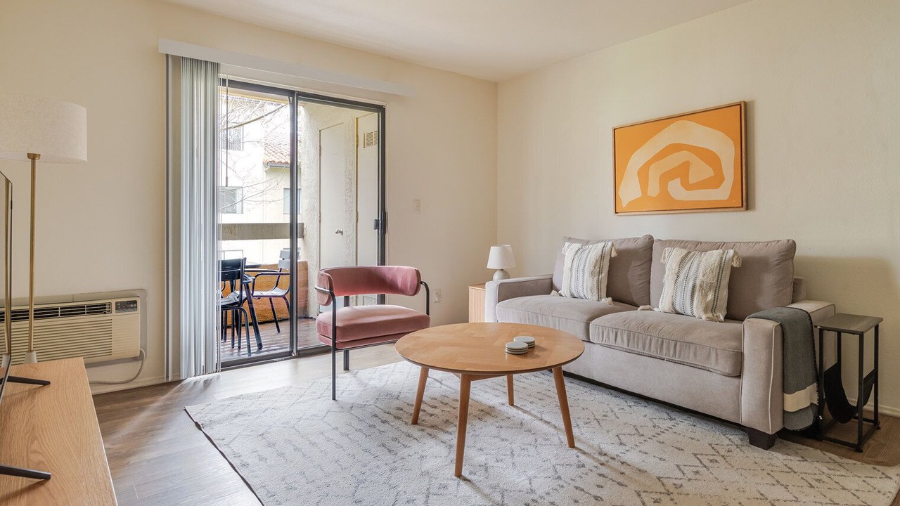 Photo of Livingroom in Shoreline West